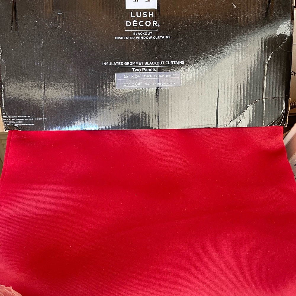Red curtain 52x84 blackout. 1 panel